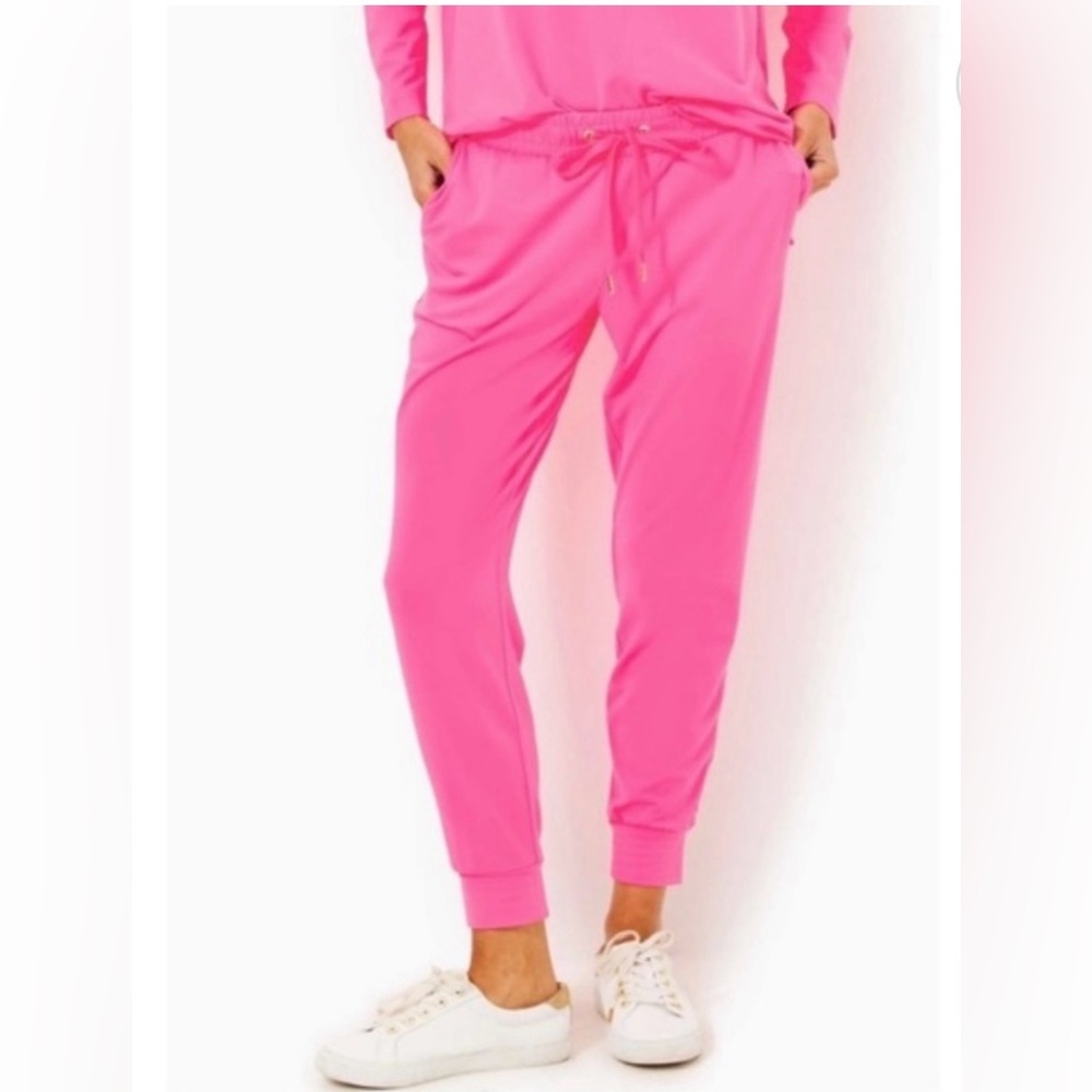 EUC Lilly Pulitzer Vibrant Roxie Pink Lillibeth SPF 50+ Joggers, Size Medium